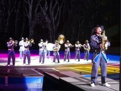 乐团暖场-灵玲国际马戏城