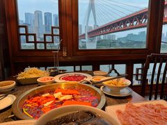-小天鹅火锅·一线江景洪鼎旗舰店(洪崖洞店)
