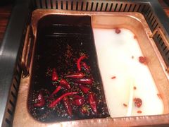 -老牌坊云南鱼豆花火锅(嵩山店)