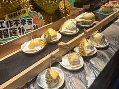 -雍容荟帝王蟹活龙虾展台自助(IFS黑金店)