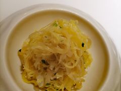 金瓜丝拌海蜇丝-醉辉皇上海之巅(上海中心大厦店)