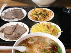 -陇上全荟兰州传统牛肉面(延吉路店)