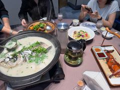 -香山湖家家宴(中山陵店)