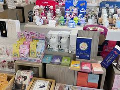 -新华里咖啡书吧(新华书店小寨店)