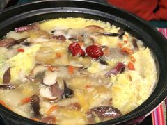 -香巴拉云南餐厅(华莱坞店)