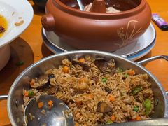 -老滇山寨•云南特色菜•地方菜•民族风情歌舞表演(金碧店)