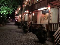 -天门沟九州驿站树上汤泉