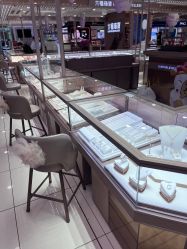 -六福珠寶(百联南方购物中心店)