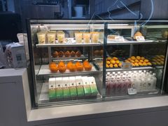 面包甜点陈列柜-喜茶(武汉范湖万达广场店)
