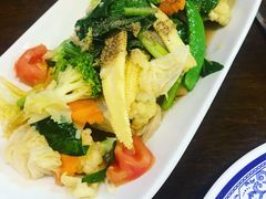 -Dang restaurant (patong phuket)