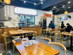 -裕兴记·蟹黄面馆养育巷精选店面馆