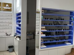 -美式眼镜·授权蔡司.依视路.尼康.豪雅.明月(南翔印象城店)