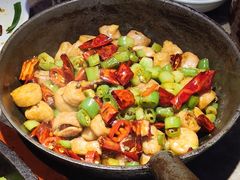 鹅卵石爆肥肠-老板恋上鱼(恒隆广场店)