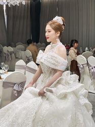 -台湾蔡美月婚纱租赁
