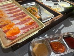 -围炉肉舍•炭烤活鳗•丹东海鲜烤肉(步行街店)