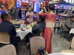 -刘姐啤酒鱼民族演艺餐厅(西街总店)
