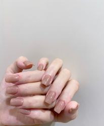-花岐款式专研健康美甲沙龙