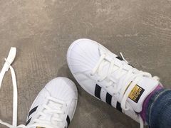 -阿迪达斯(武林银泰三叶草店)