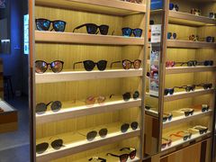 -LOOK眼镜·蔡司依视路配镜(宝山万达店)