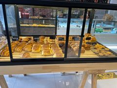 面包甜点陈列柜-熊叔熊婶面包房(团结湖店)