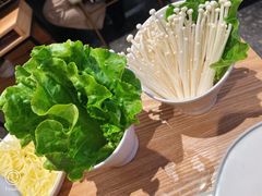 -三人行骨头王火锅(长寿店)