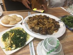 -壹阁胡羊焖饼(特色小吃街店)