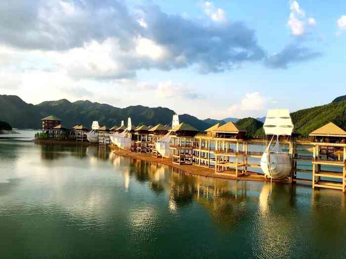 丽水云曼酒店-"环境很好,中国的马尔代夫.坐在阳台上喝茶.
