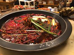 -黄潇洒老火锅(九眼桥宏济巷店)