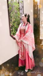 点击看大图 -盘子女人坊古装写真摄影(深圳店)