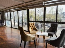 -卓玥国际月子会所(罗山路店)