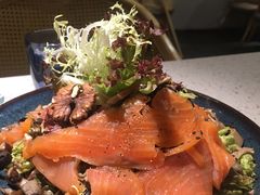 烟熏三文鱼杂菌沙拉-BE BRIGHT KITCHEN(正佳广场店)
