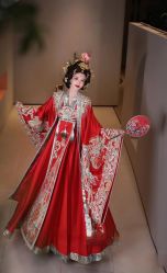 -衣贝姿婚纱礼服馆