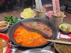 -萍姐火锅·公路夜市(武汉首店)