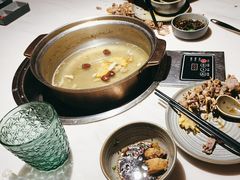 -喃喃椰·糟粕醋·椰子鸡火锅(七堡花园店)