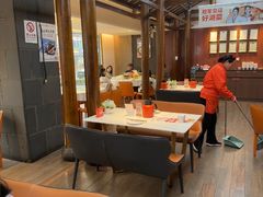 -阿瓦山寨·湘菜现炒·剁椒鱼头王(咸阳总店)