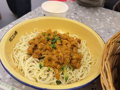 -鹤江桥·红油牛肉粉(SKP店)