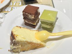-金马门国际美食百汇(珞喻路店)