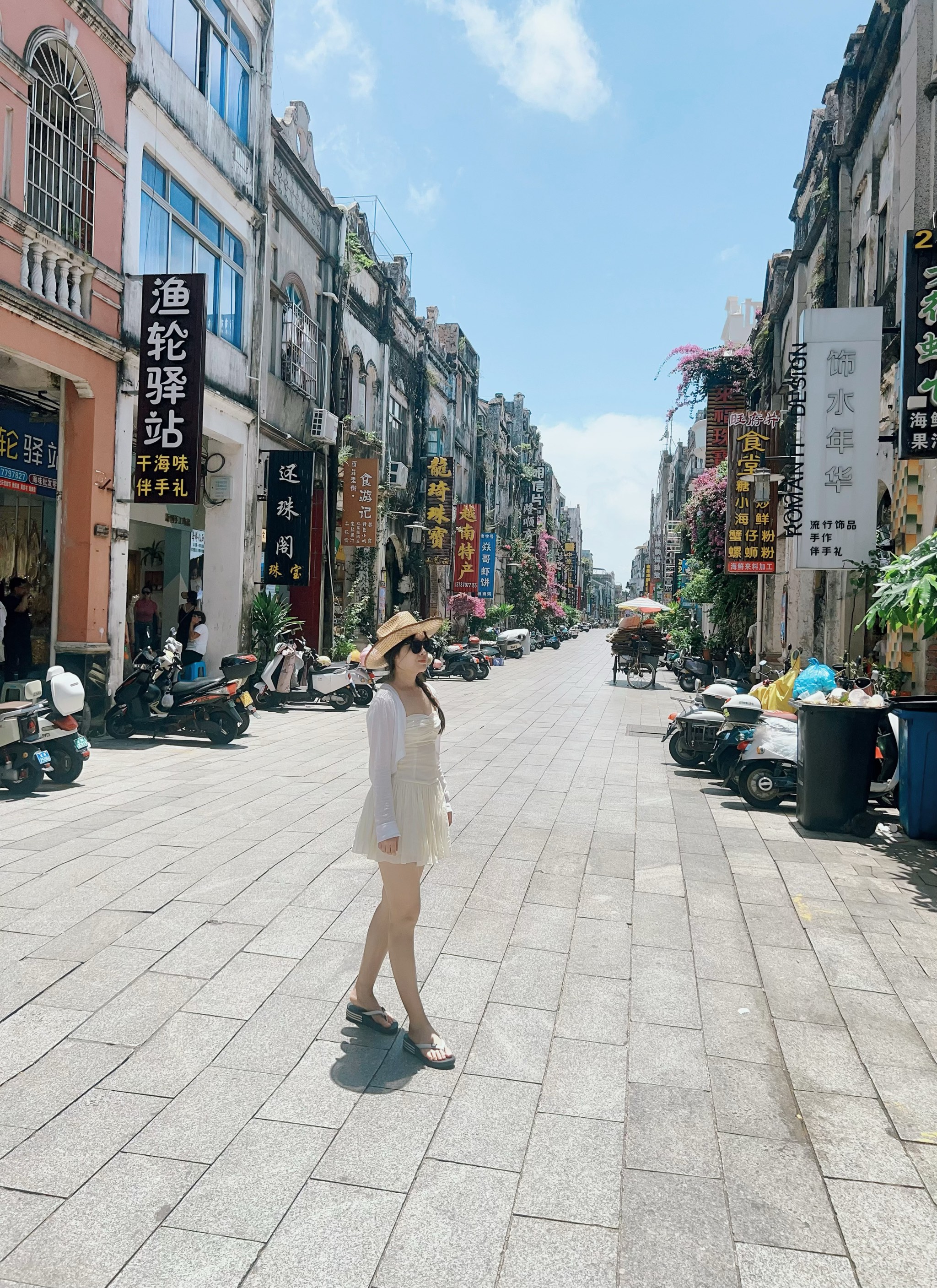 女人进城拍摄地图片