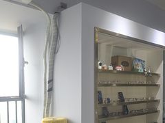 -视野联行眼镜•蔡司•依视路(温江店)