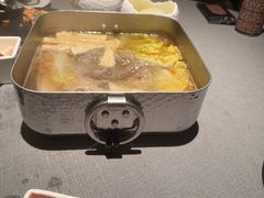 -左庭右院鲜牛肉火锅黑金店(陆家嘴中心店)