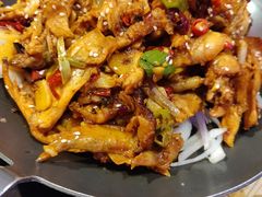 -路边边地标烧烤·川菜·小龙虾·音乐酒馆(良乡长虹店)