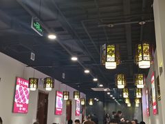 -潮漫酒店(北京通州环球度假区临河里地铁站店)