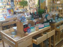 -猫的天空之城概念书店(杭州南宋御街店)