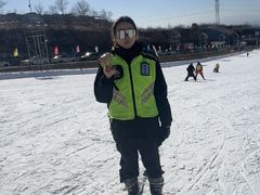 -采薇庄园四季滑雪场
