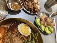 -围炉肉舍•炭烤活鳗•丹东海鲜烤肉(步行街店)