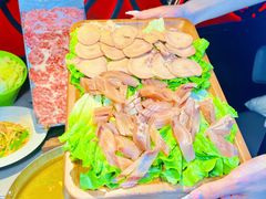-伴山牛贵州黄牛肉火锅·苗疆非遗艺术餐厅(上海首店)