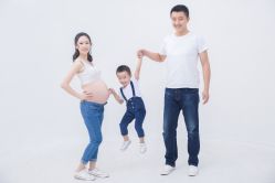 点击看大图 -十孕纪高端孕妇亲子摄影