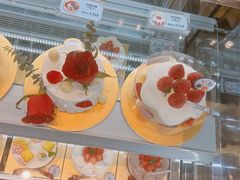 -花花卷卷·鲜食蛋糕(静安久光百货店)