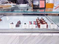 -UNI UNI(环亚凯瑟琳店)