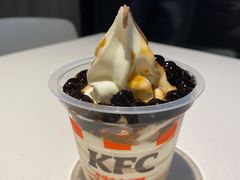 比利时黑巧榛子双旋圣代-肯德基(珠峰店)